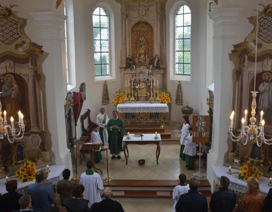 Festgottesdienst zur Einweihung Festgottesdienst zur Einweihung